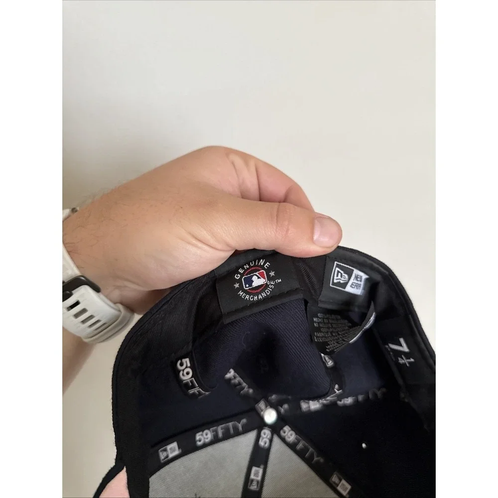 New York Yankees New Era 59Fifty Fitted Hat Cap‎ Black 7 1/4 Pink Under Bill